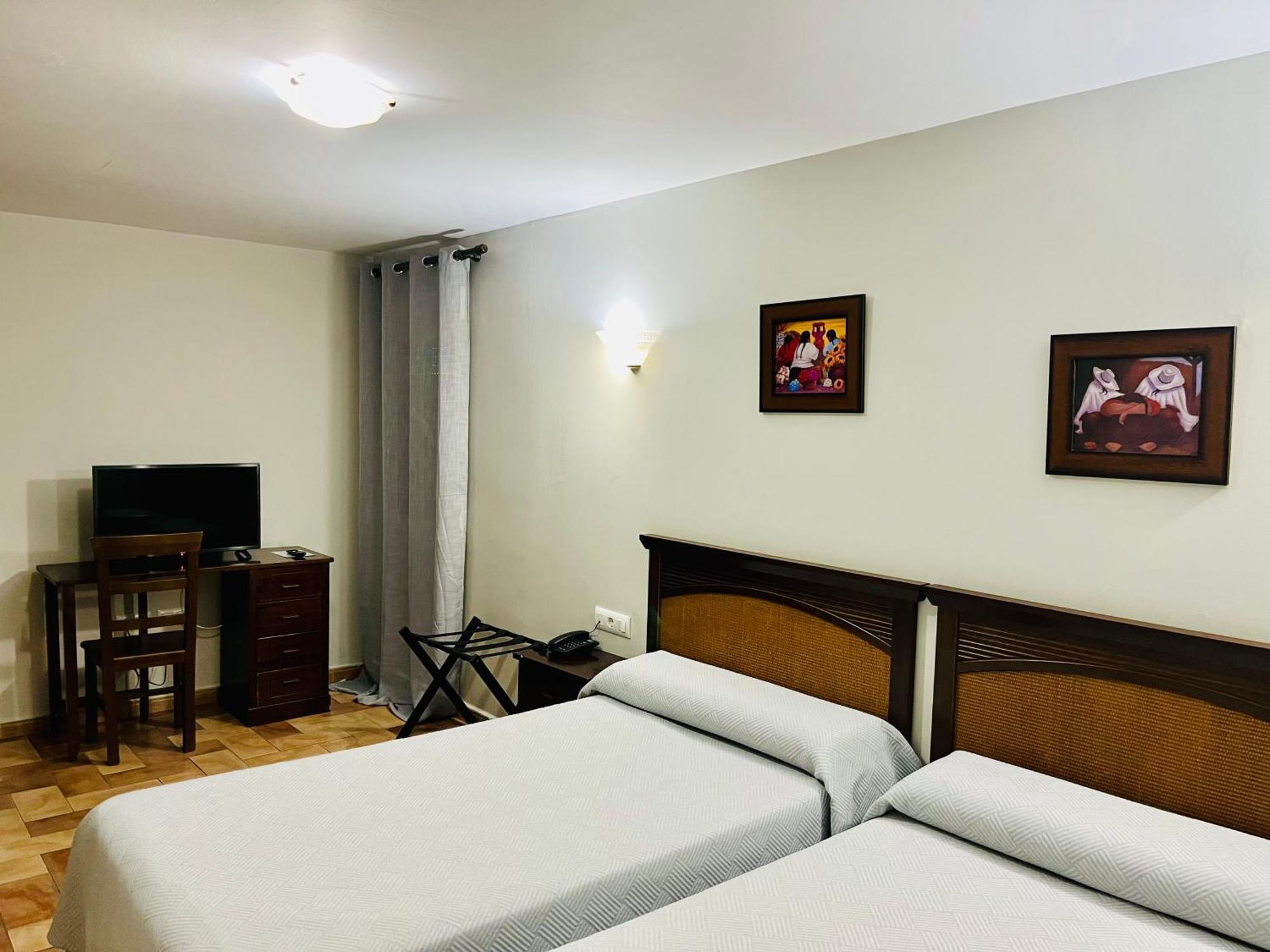 זאפרה Hotel Cervantes מראה חיצוני תמונה