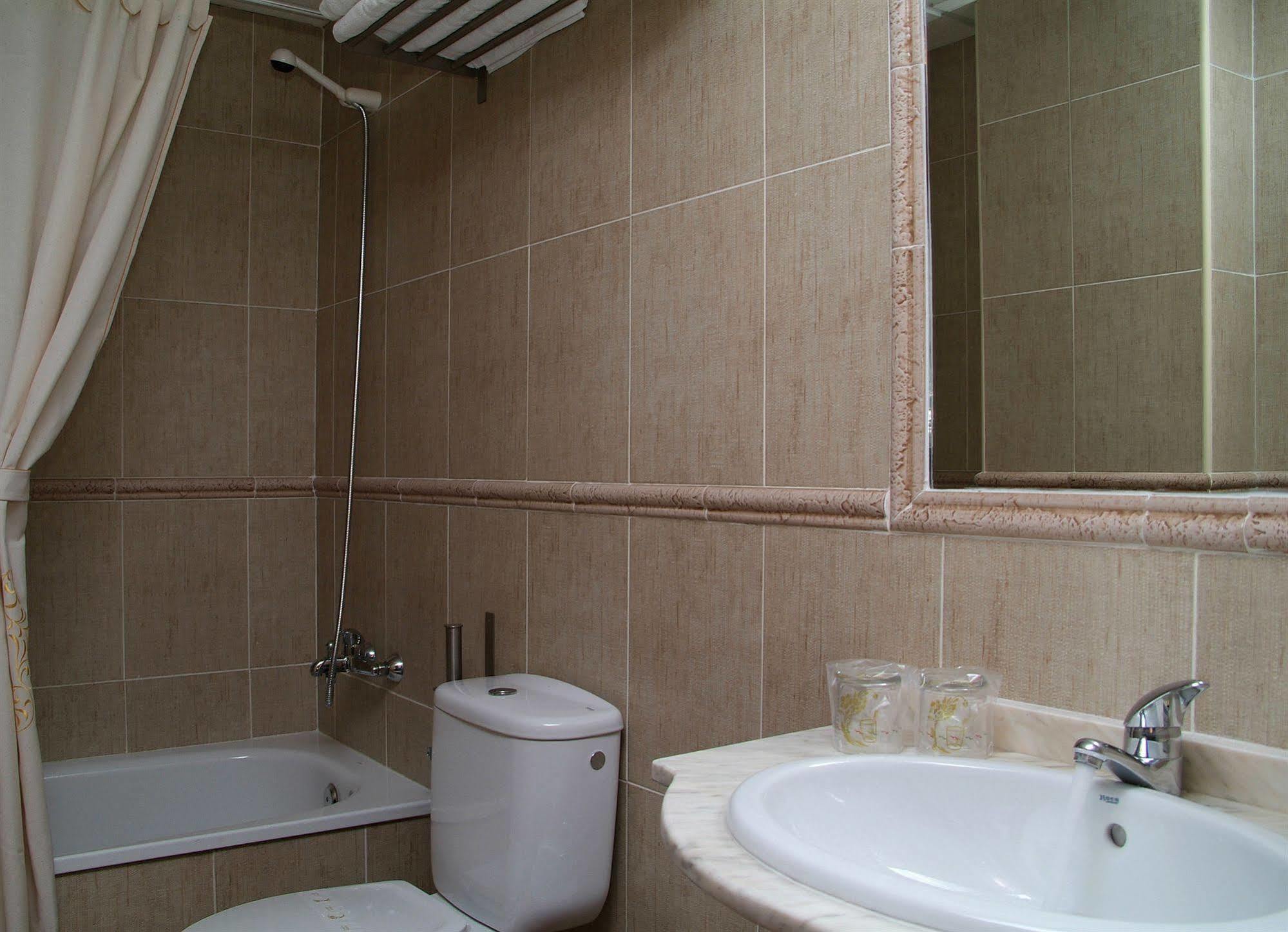 זאפרה Hotel Cervantes מראה חיצוני תמונה